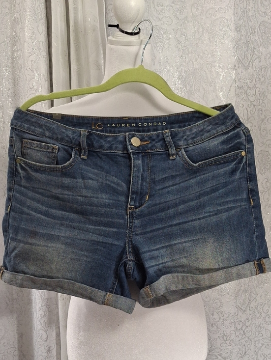LC Lauren Conrad Pants - LC Lauren Conrad 8 Rolled Hem Medium Wash Denim Shorts